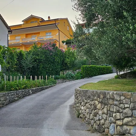 Neda Gasthof Rab Town