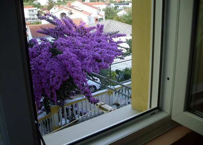 Neda Konukevi Rab Town