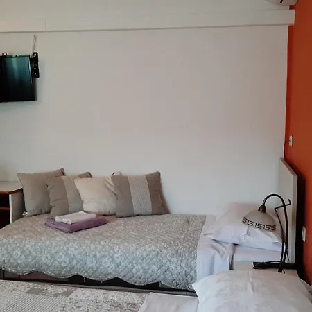 Guest house Neda Rab Town