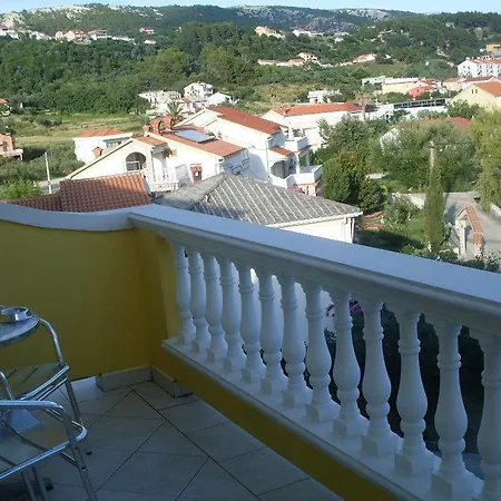 Guest house Neda Rab Town