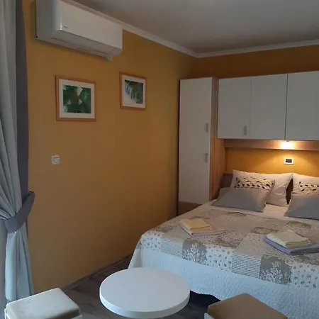 Guest house Neda 3*