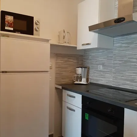 Neda Guest house