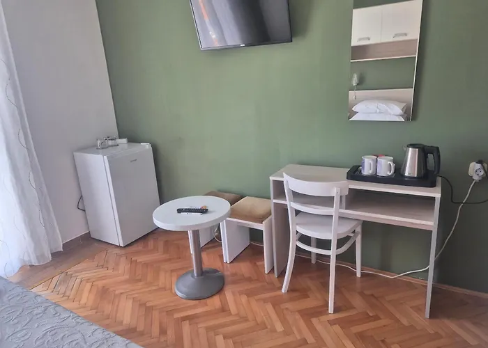 Gostinjska kuća Neda Rab Town